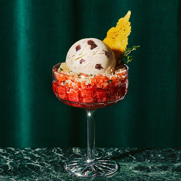 いちごのコンポートとパルメザン